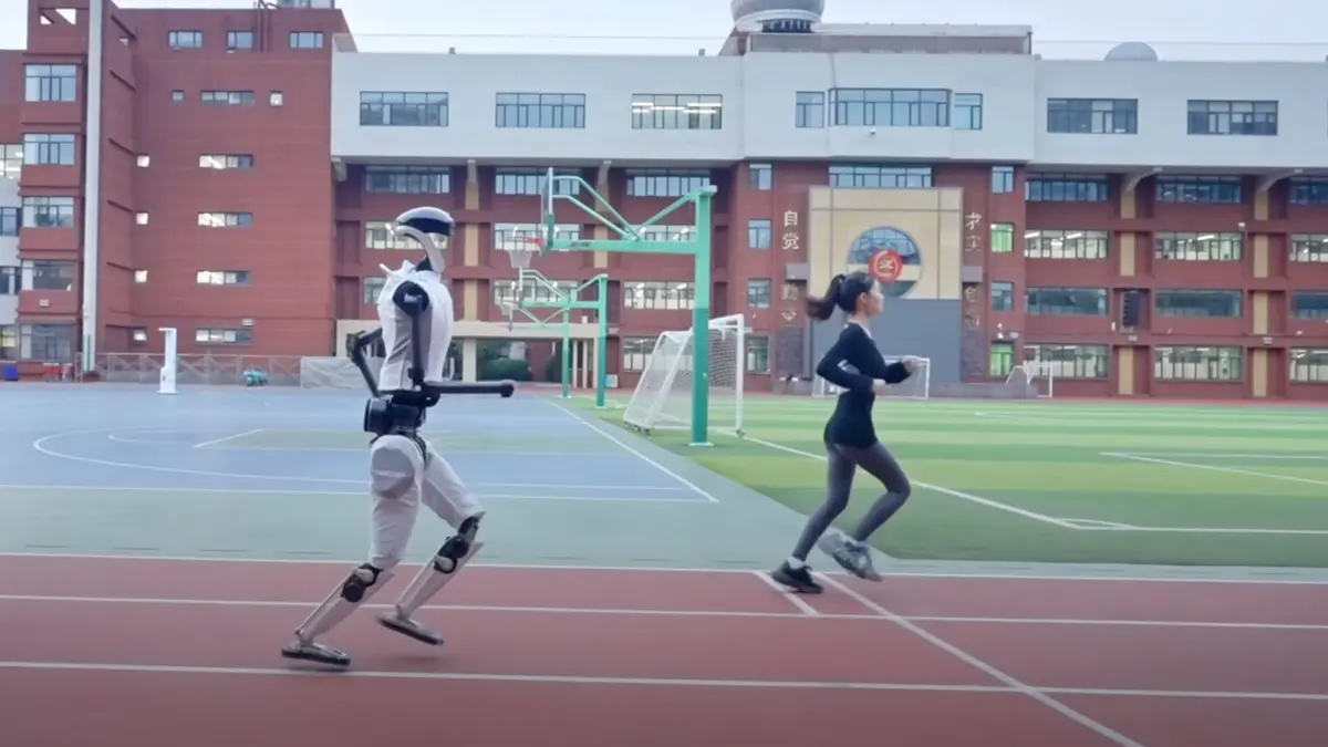 Robot Humanoid L7 China Berlari 14,5 KM/Jam, Panik!