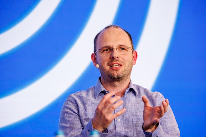 CEO GitHub: Penggunaan AI Bukan Lagi Pilihan, Tapi Kewajiban