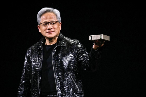 Jensen Huang: 'Foolish' Mengabaikan Huawei, Market Share Nvidia di China Terjun dari 95% ke 0%