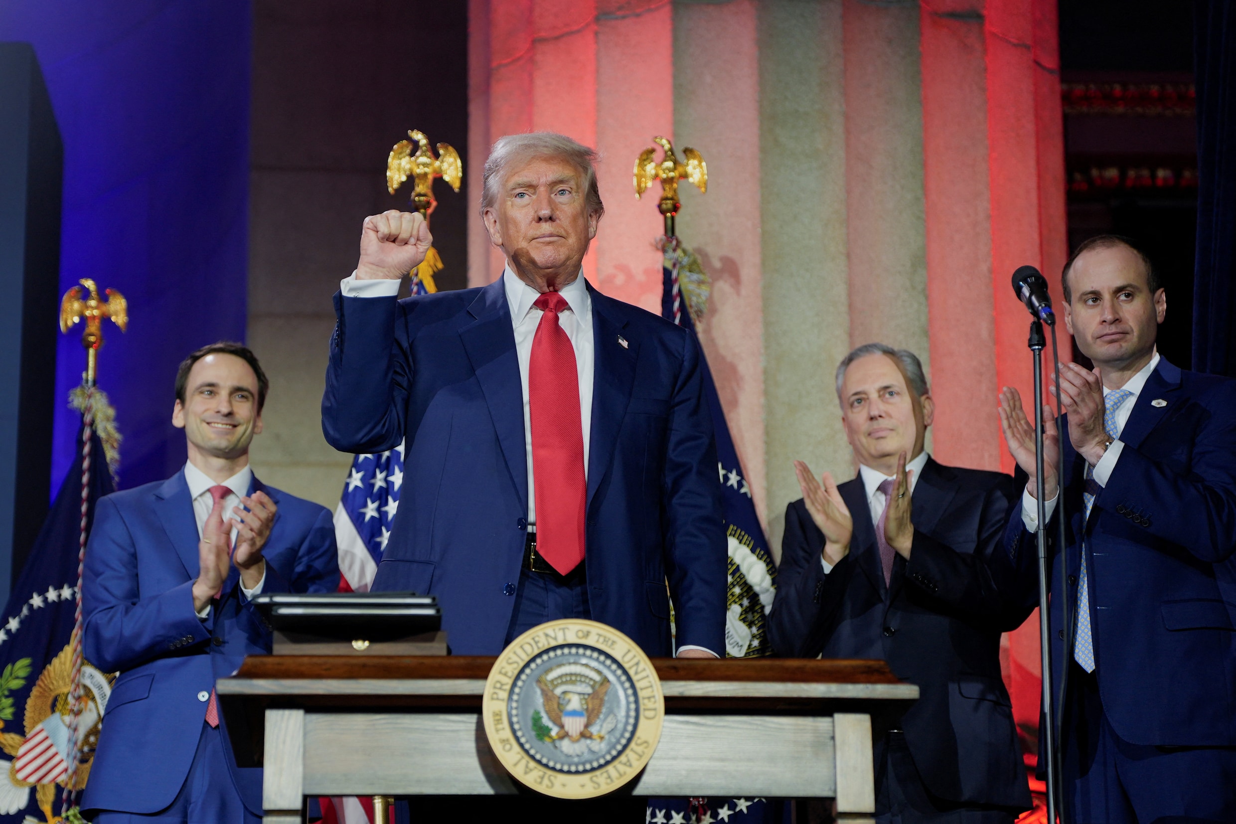 Trump Bersiap Luncurkan Strategi AI Baru Untuk Bersaing Dengan China