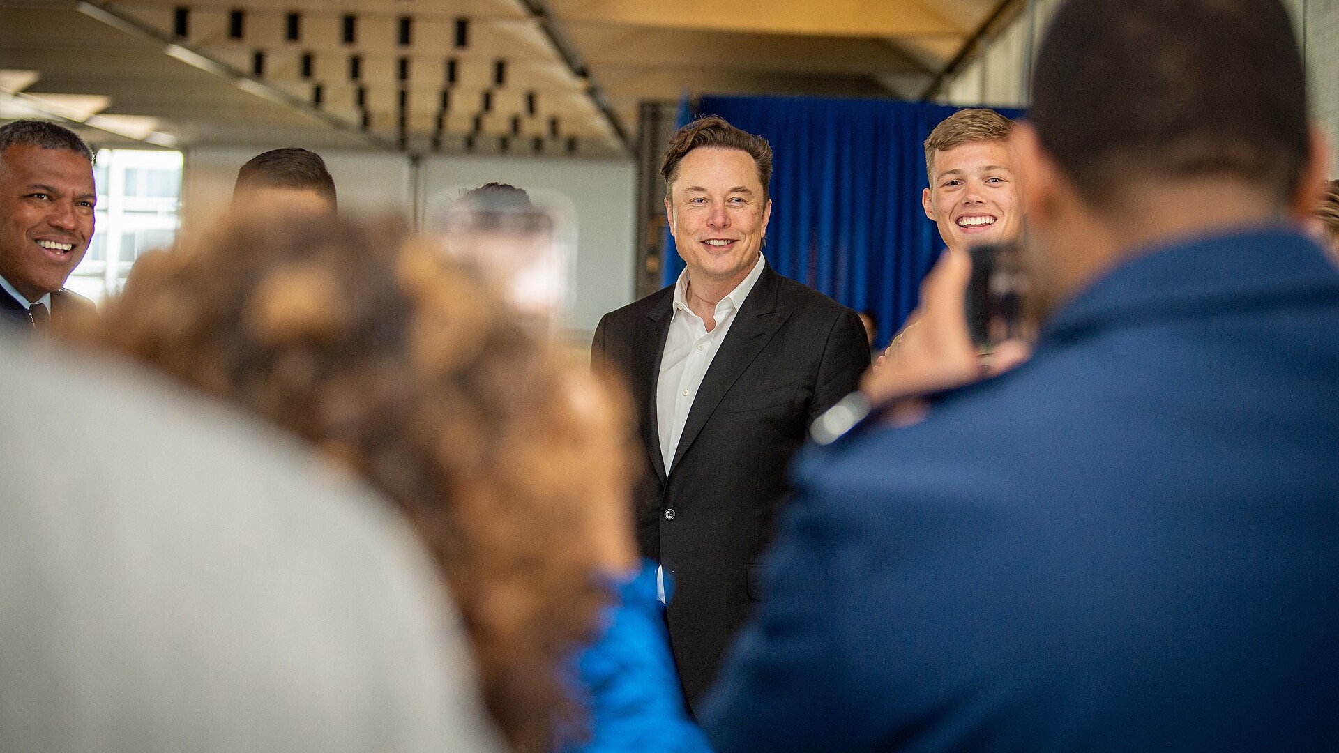 SpaceX Kunci Utang $40 Miliar untuk GPU; Musk Ramal Neocloud Bertumbangan