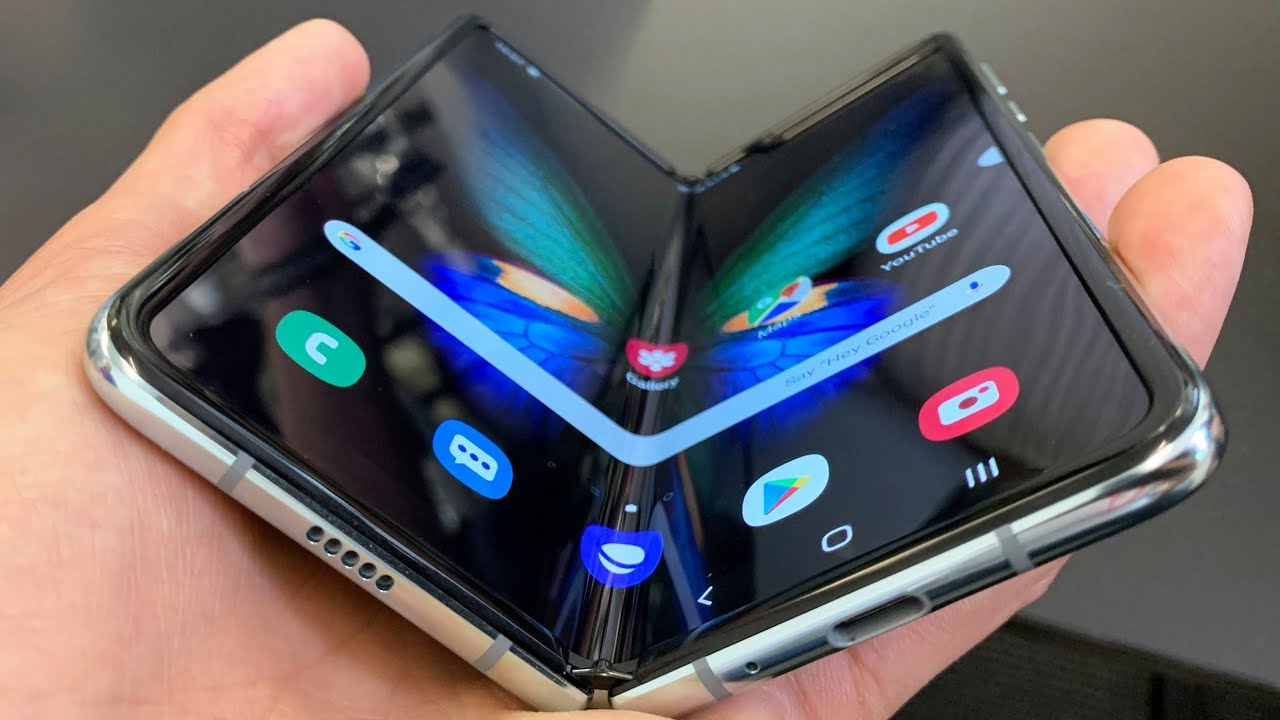 Samsung Tantang Apple dengan Strategi Agresif di Pasar Foldable AI