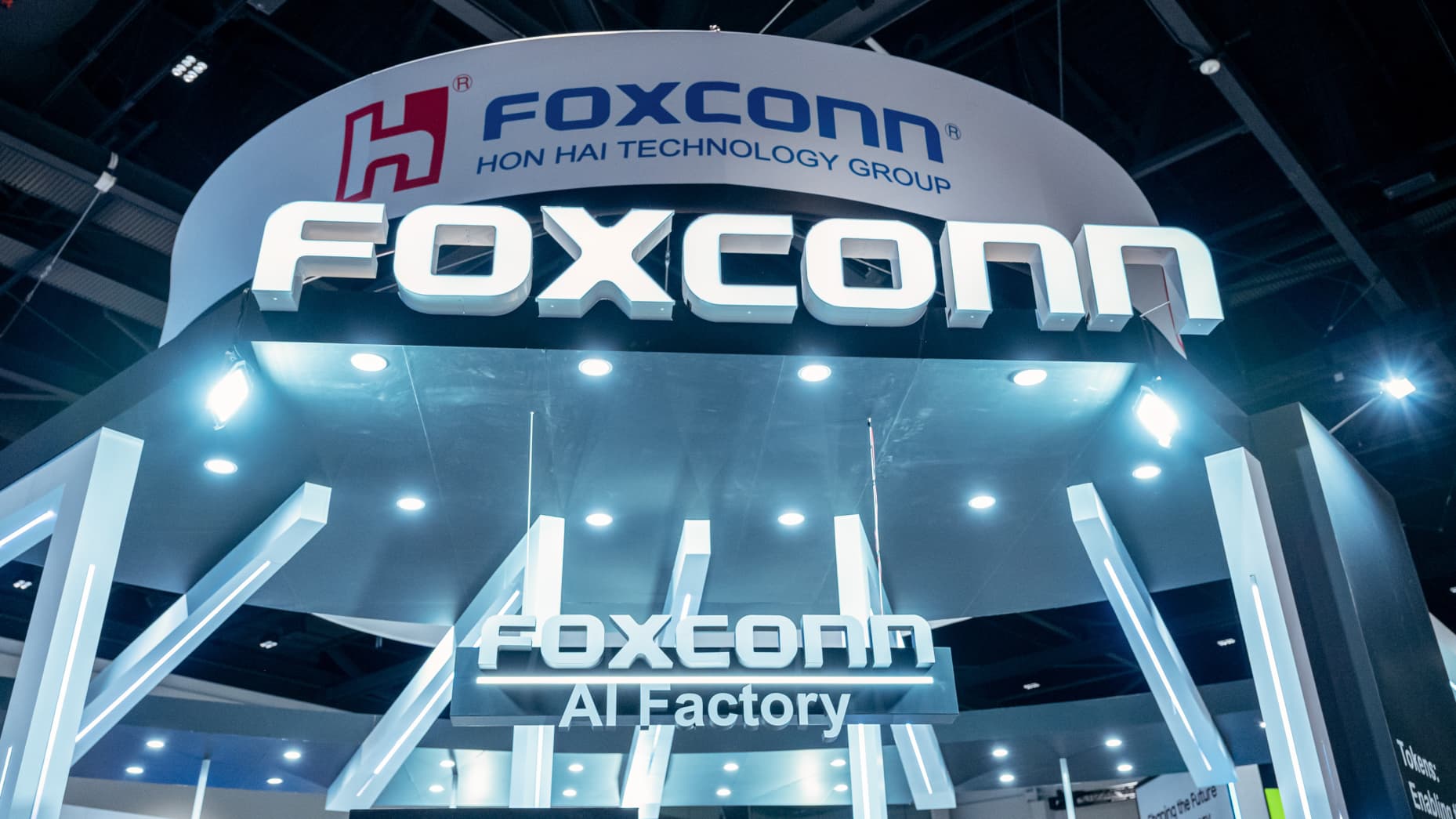 Foxconn Raup Keuntungan 27% Berkat Permintaan AI yang Melonjak