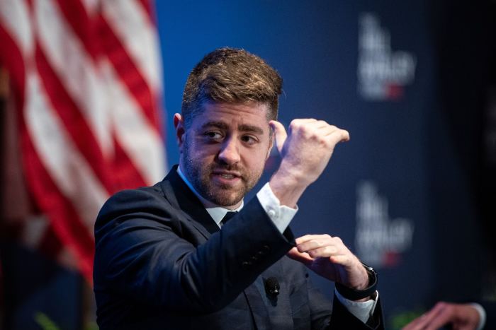 Ramp Pecahkan Rekor: Startup AI Bidang Keuangan Melesat ke Valuasi Rp 348 Triliun!